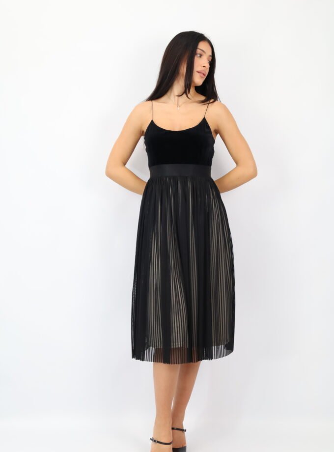 ΦΟΡΕΜΑ ΜΕ ΤΙΡΑΝΤΑ ΚΟΡΔΟΝΙ