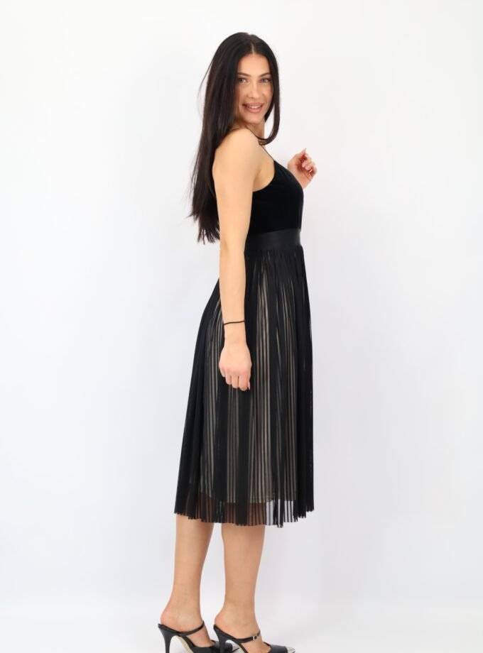 ΦΟΡΕΜΑ ΜΕ ΤΙΡΑΝΤΑ ΚΟΡΔΟΝΙ