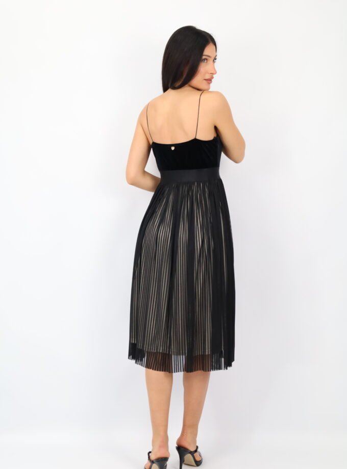 ΦΟΡΕΜΑ ΜΕ ΤΙΡΑΝΤΑ ΚΟΡΔΟΝΙ