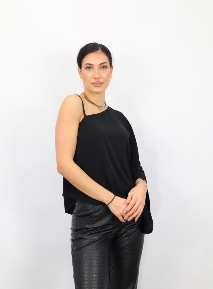 ΜΠΛΟΥΖΑ ΜΕ ΕΝΑ ΜΑΝΙΚΙ